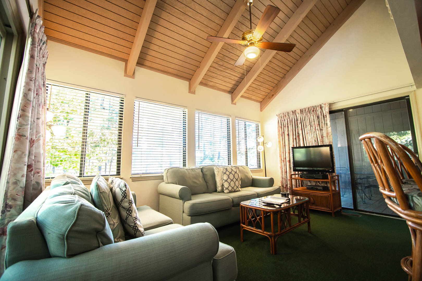 A cozy living room area at VRI's Sandcastle Cove in New Bern, North Carolina.